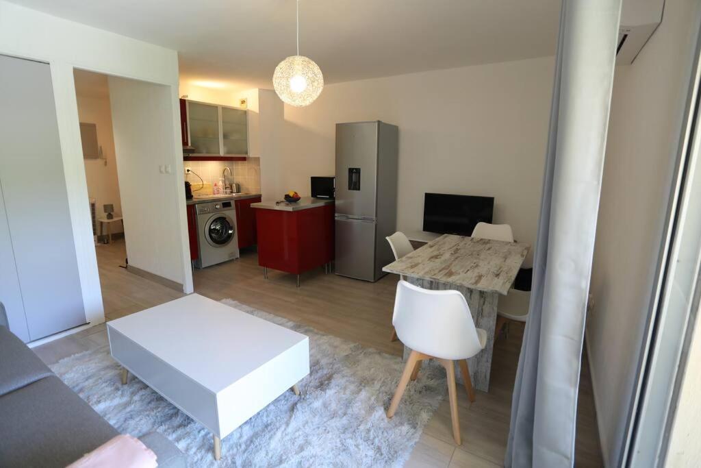 Petit Paradis Classe 3 Etoiles A 200M De La Plage! Terrasse-Wifi-Parking-Clim Saint-Mandrier-sur-Mer Exteriér fotografie